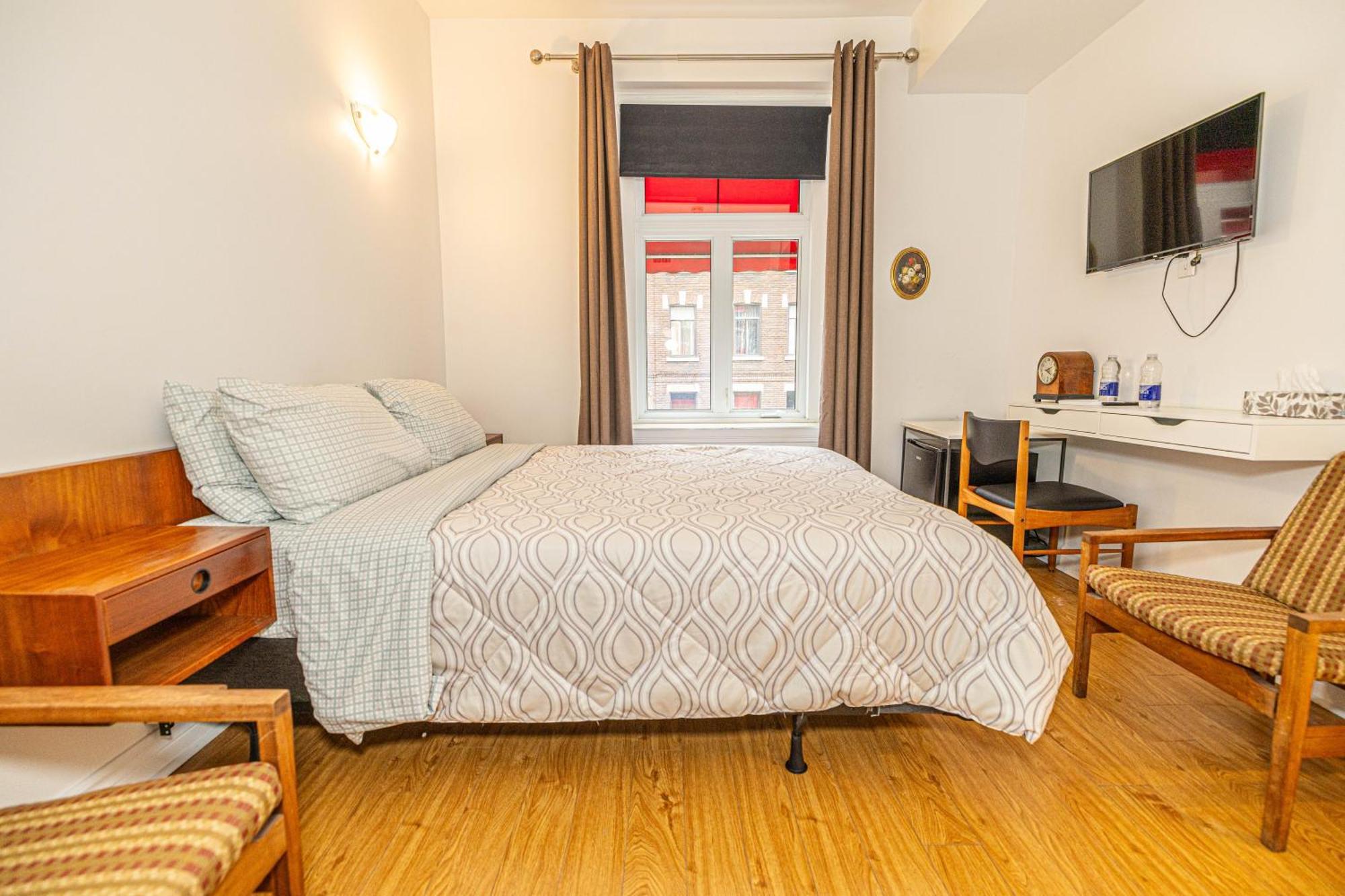 Double Room with Private Bathroom